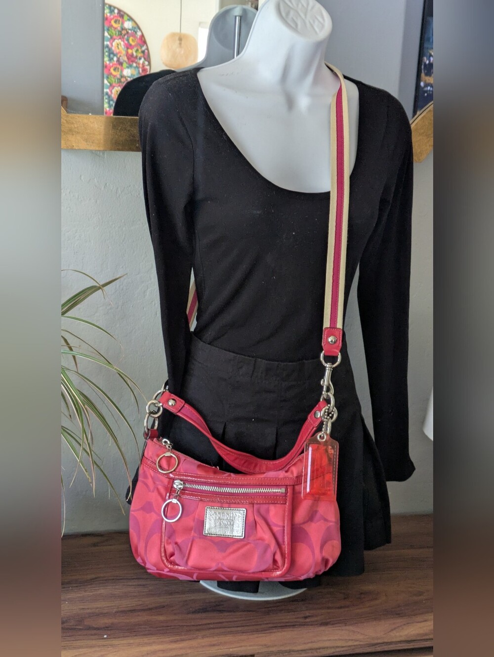 Coach Y2K Vintage Poppy Groovy Pink Shoulder/Crossbody Bag.